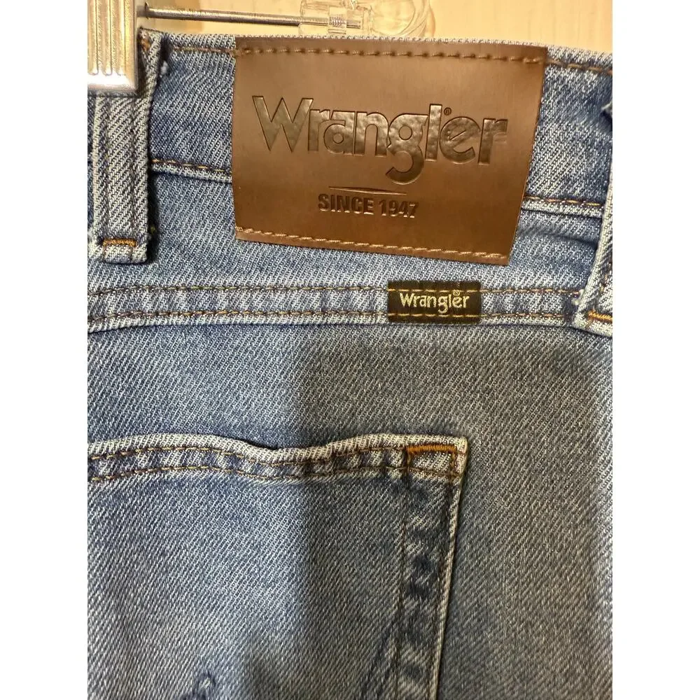 Wrangler Jeans 44x34 Relaxed Fit Straight Leg NWT Classic Blue Denim
